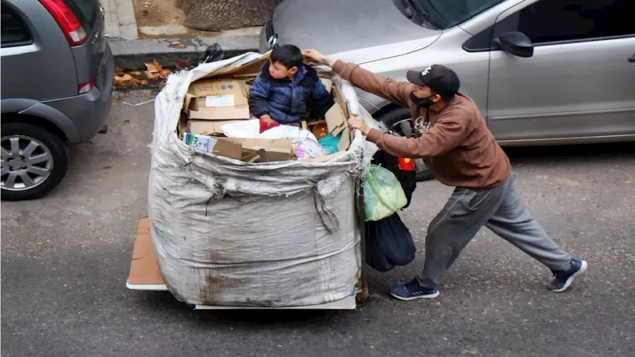 Una familia necesitó $900.648 para no ser pobre en julio, según el INDEC