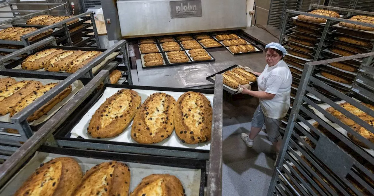 Erzgebirge: Erste Stollen der Saison gebacken