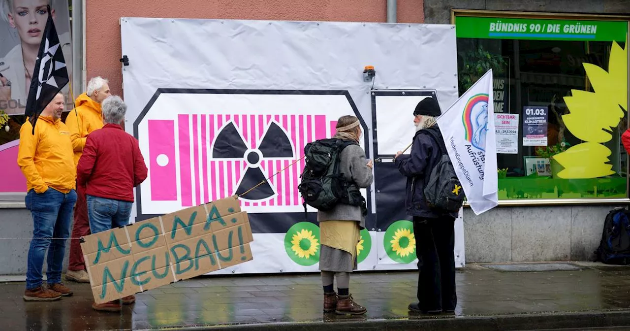 Jülich: Atomkraftgegner protestieren gegen Castor-Transporte nach Ahaus​