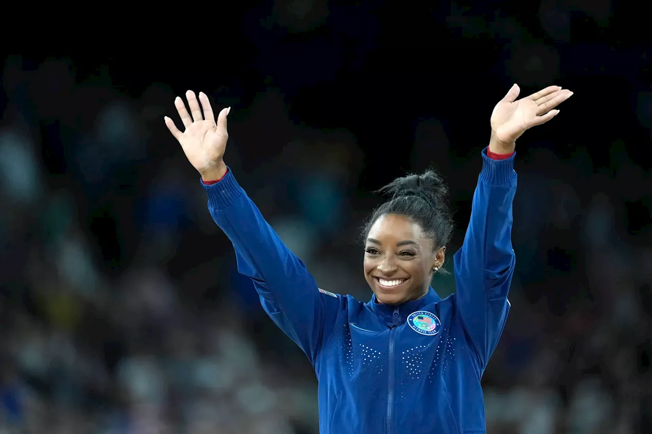 'Foi difícil desistir das minhas filhas': Mãe biológica de Simone Biles implora por perdão