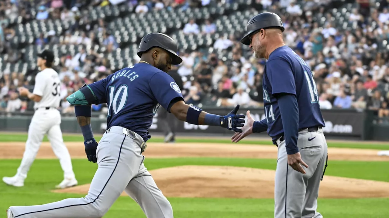 Outfielder Victor Robles Comments on New Contract with Seattle Mariners