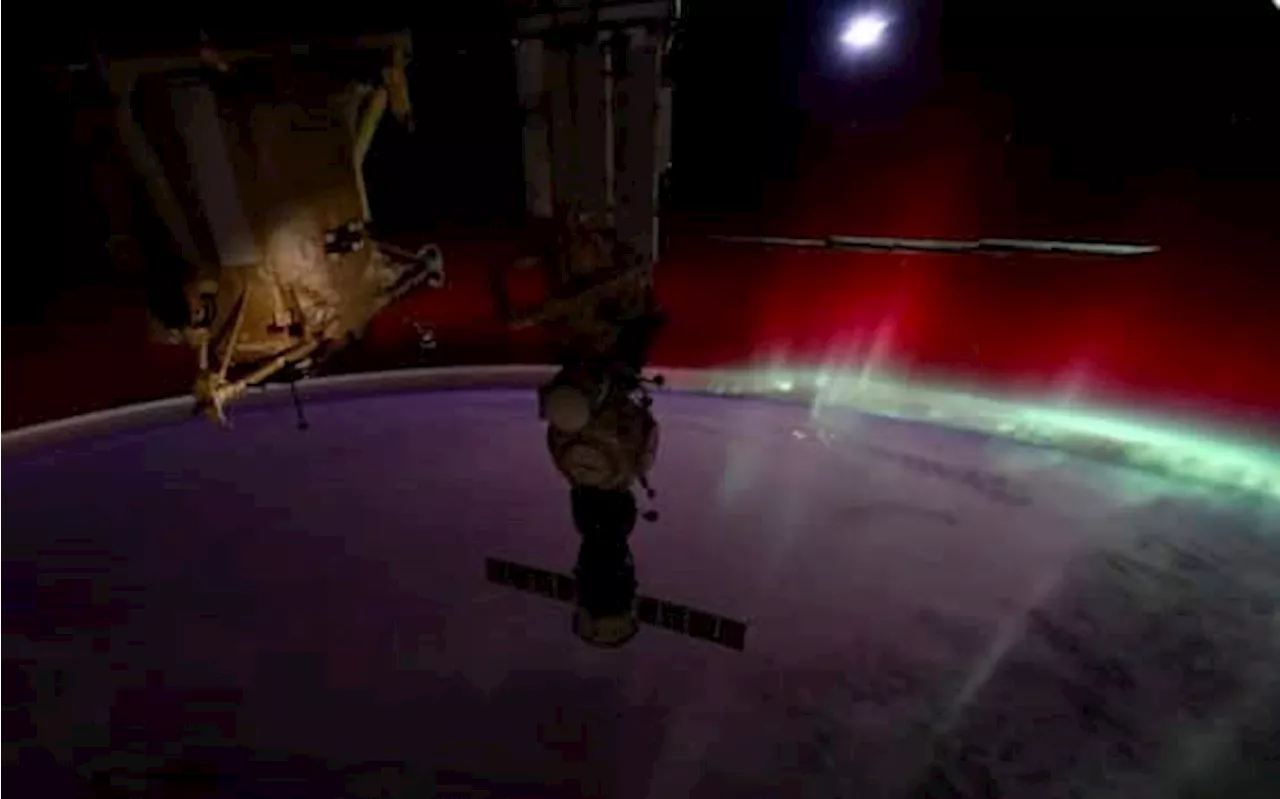 Lo spettacolo dell'aurora boreale vista dalla Stazione spaziale internazionale. VIDEO