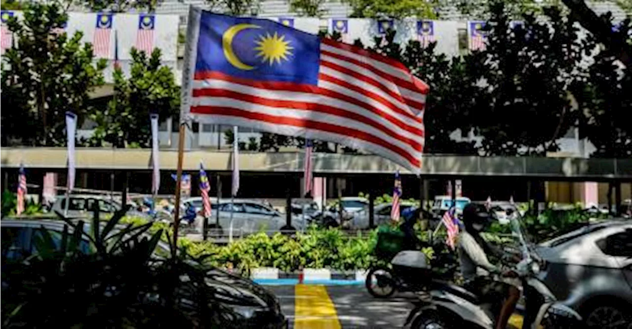 NGOs distribute 12,200 Jalur Gemilang to enliven National Month in Selangor