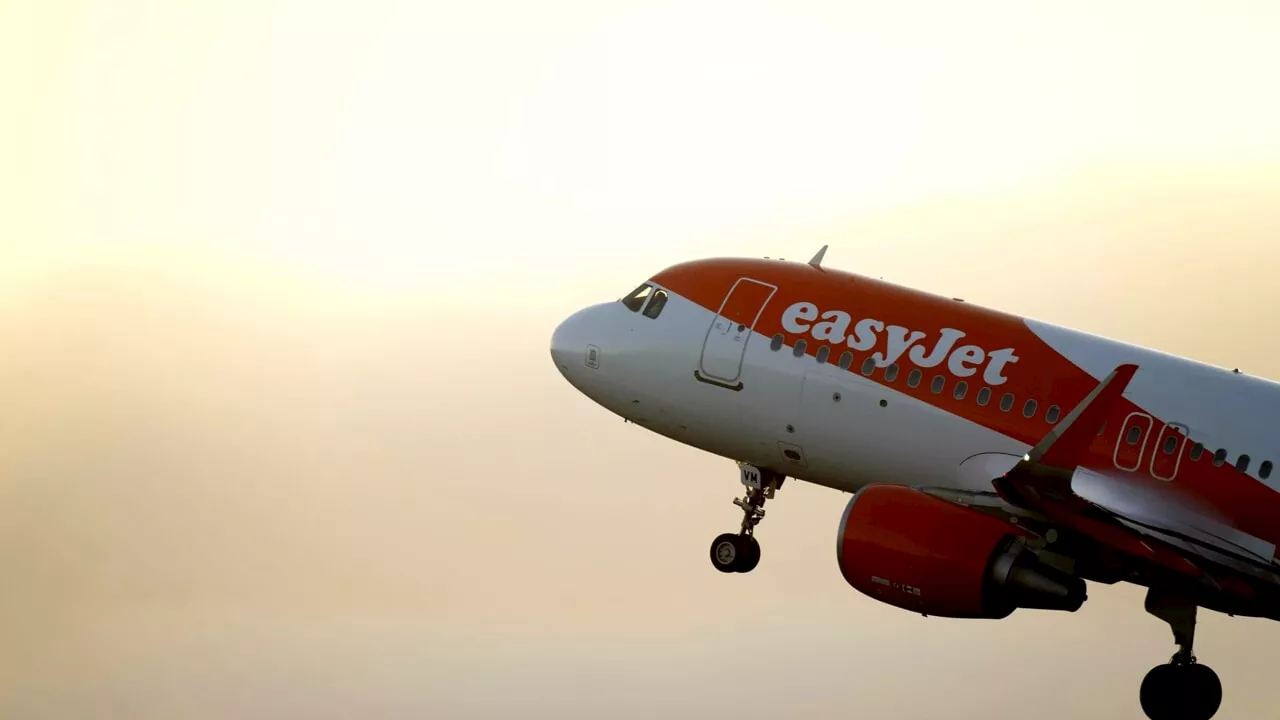 Lo sciopero di Ferragosto, a terra più di 200 voli EasyJet