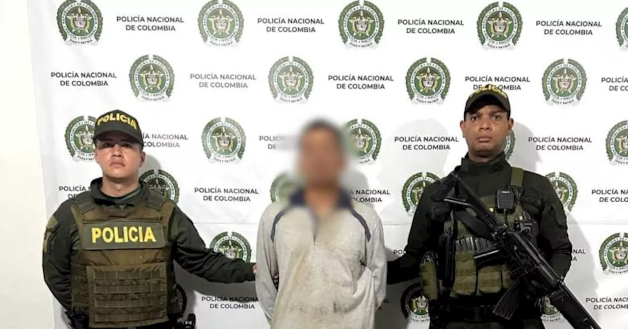 Hombre se fue de rumba con un un fusil AK-47: lo capturaron