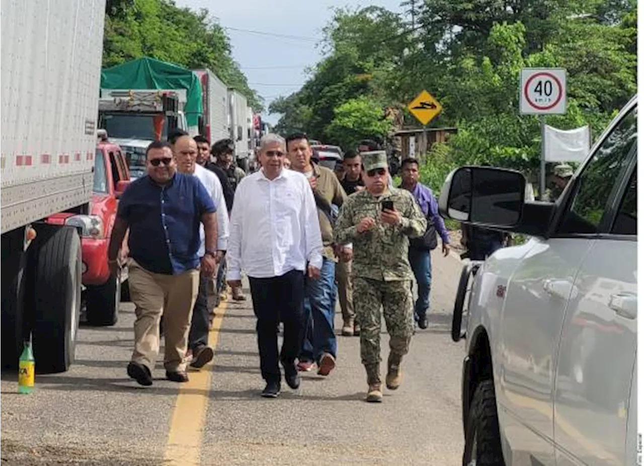 Pobladores protestantes contra el crimen y bloquean carretera en Guerrero