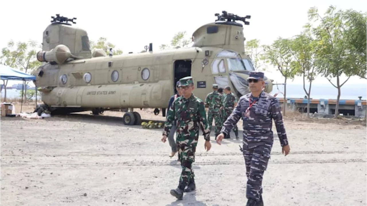 TNI AL Kawal Ketat Kedatangan Helikopter Chinook dan Black Hawk Milik Militer AS di Tanjungwangi