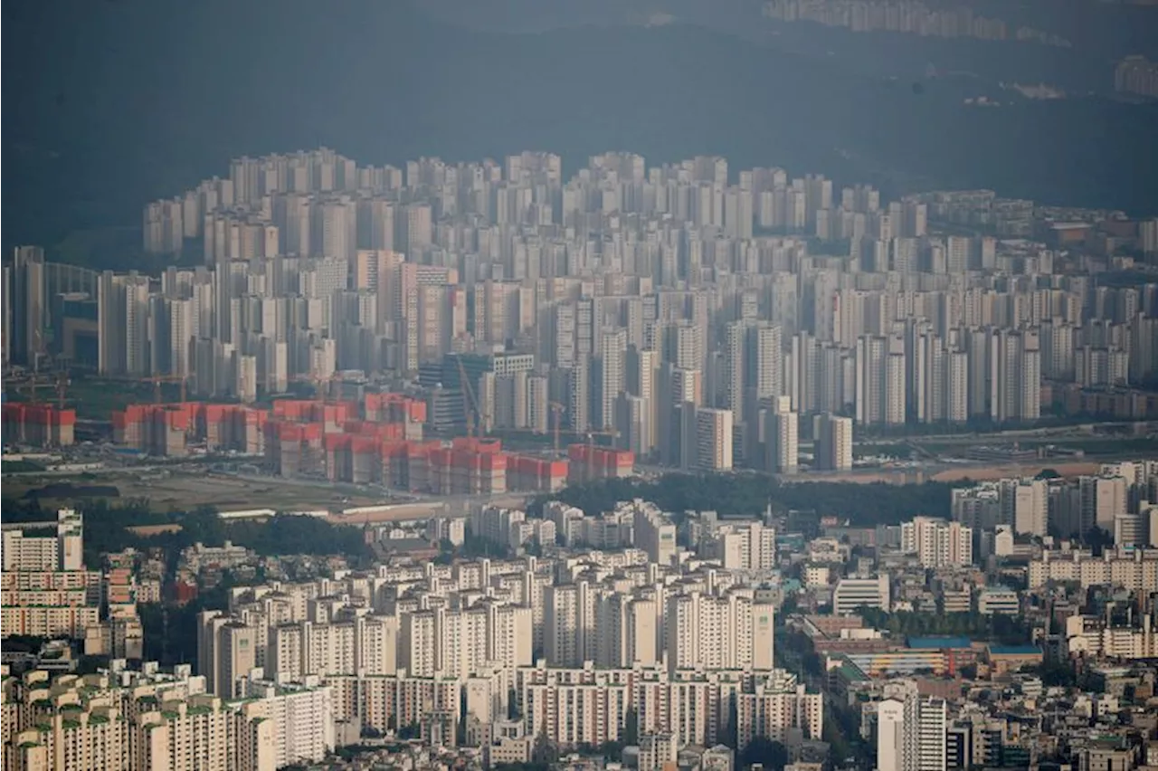 Shunning home markets, South Korean retailers pile-up on US stocks