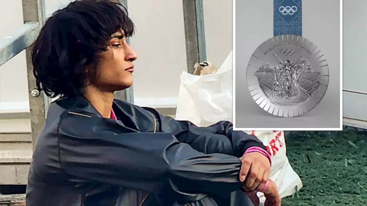 Vinesh Phogat: పతక పోరులో వినేశ్‌ ఫొగాట్‌కు పరాభవం.. మెడల్‌పై కోర్టు సంచలన తీర్పు