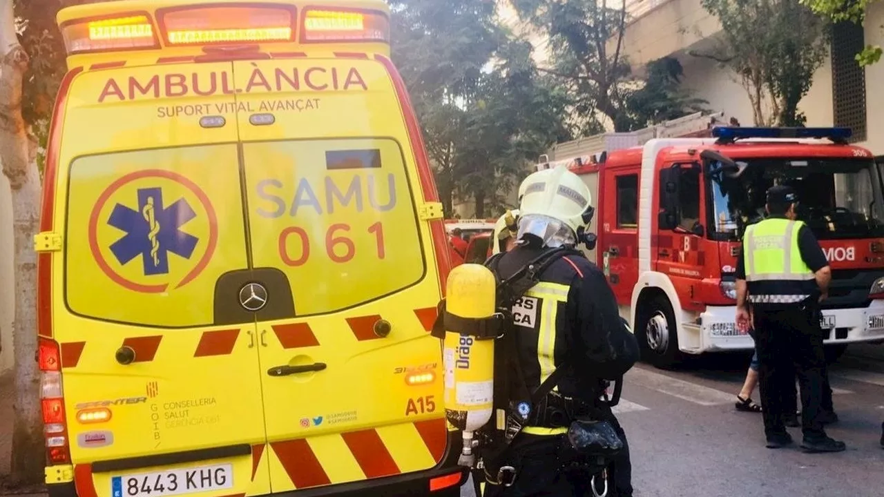 Trágico rescate de un padre de 23 años y su hijo de 2 en el alféizar de una ventana durante un incendio en su