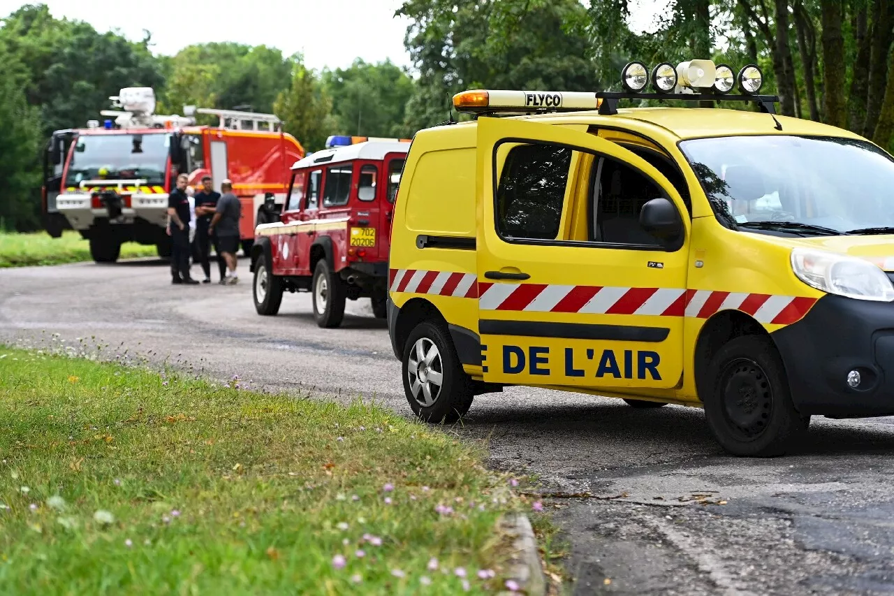 Crash entre deux Rafale en Lorraine : les deux pilotes sont morts, annonce Emmanuel Macron