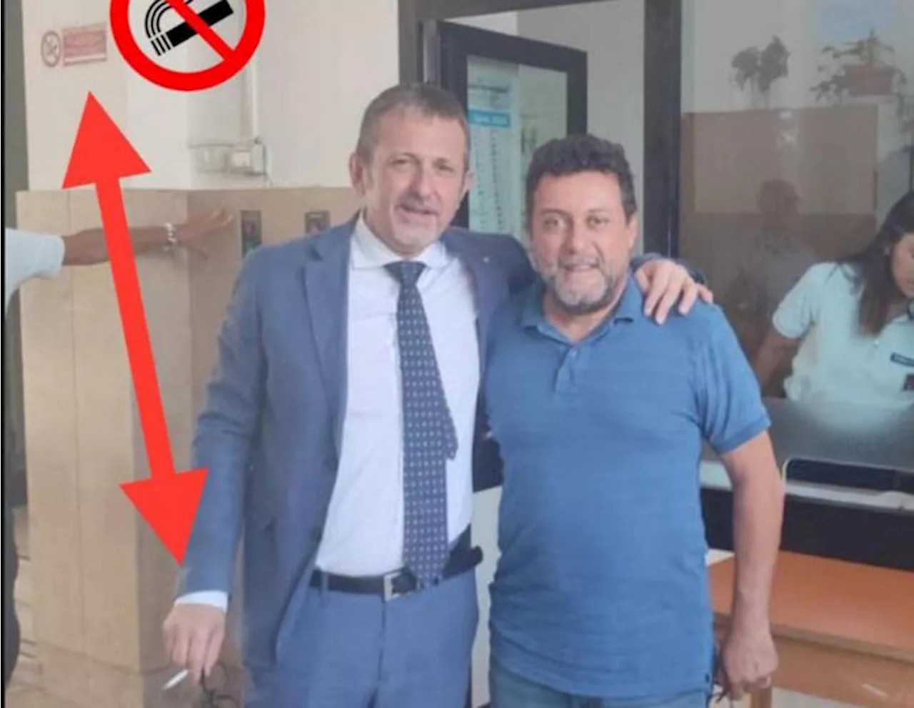 Polemiche per Delmastro in visita al carcere di Brindisi, foto con la sigaretta poi cancellata