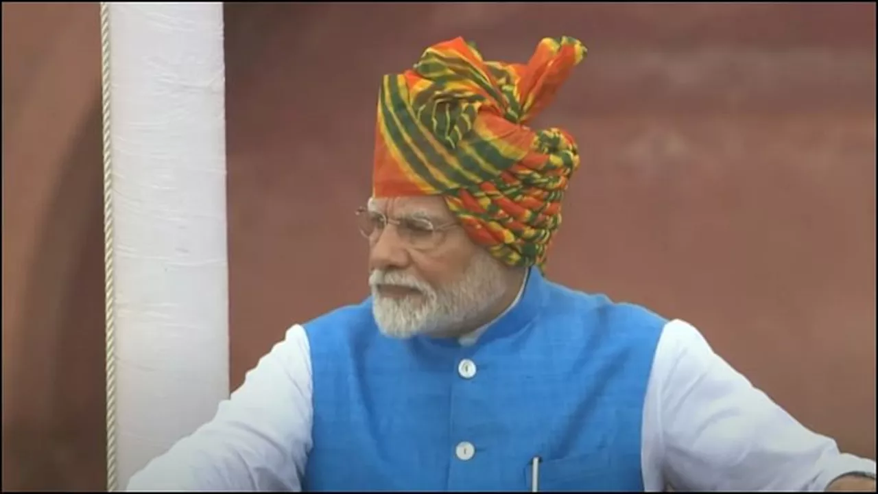 PM Modi: परिवारजनों से शुरू करके परिवारवादियों को लपेट ले गए पीएम मोदी, लाल किले से संबोधन की 10 बड़ी बातें