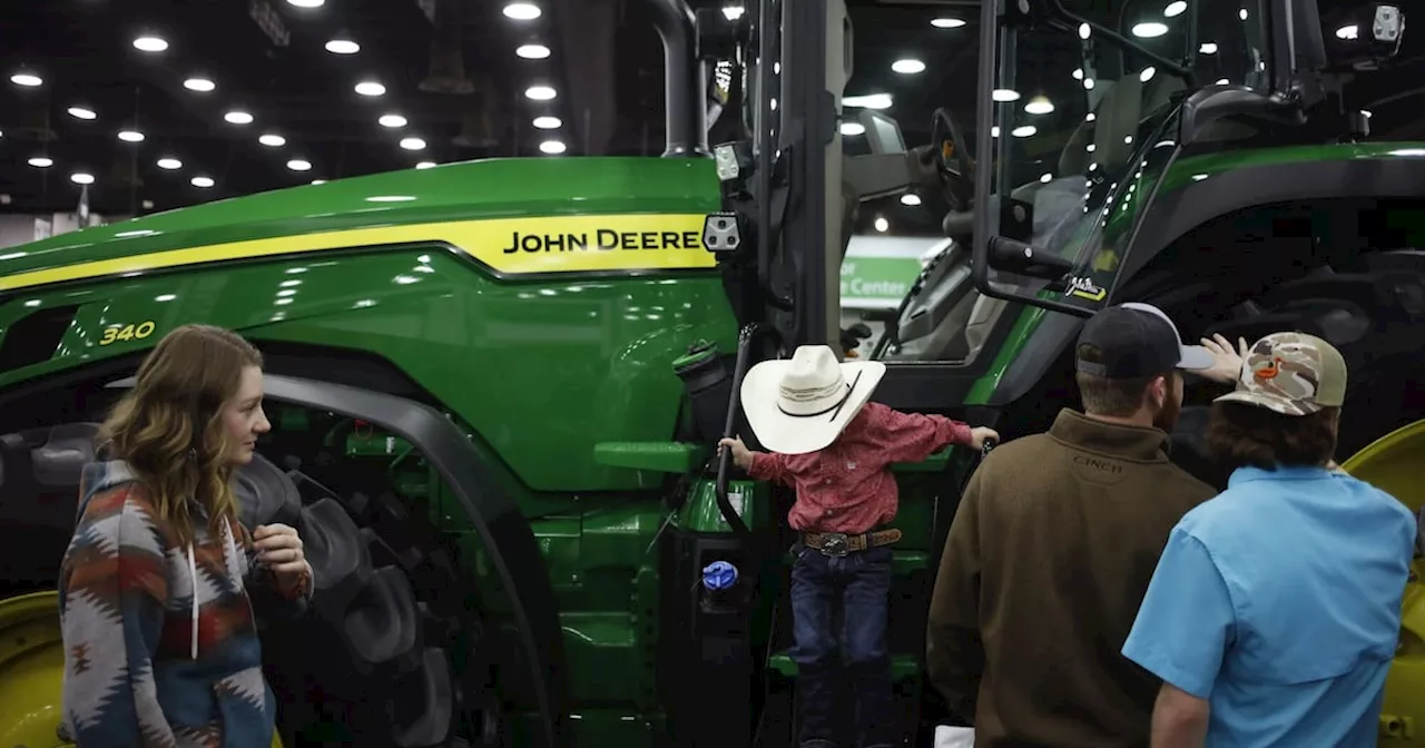 Deere jumps after top tractor maker keeps profit outlook