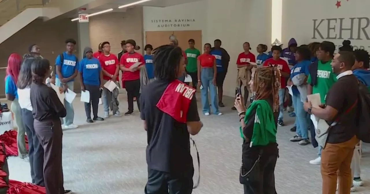 Chicago teens get a peek into DNC by staging mock convention