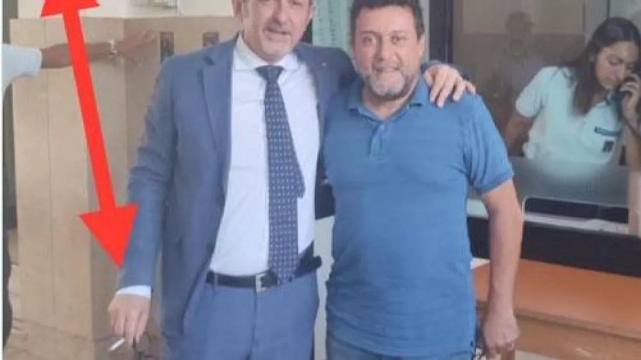 Delmastro visita le carceri: la frase e la foto (con sigaretta) che suscitano polemiche