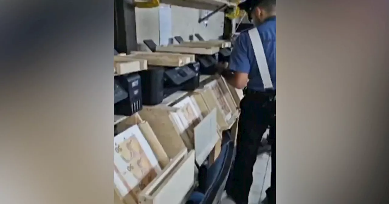 Napoli, scoperta una stamperia clandestina: sequestrate banconote false per 2,7 milioni di euro