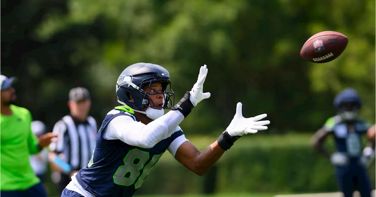 Seahawks tight end Pharaoh Brown carted off practice with apparent knee injury