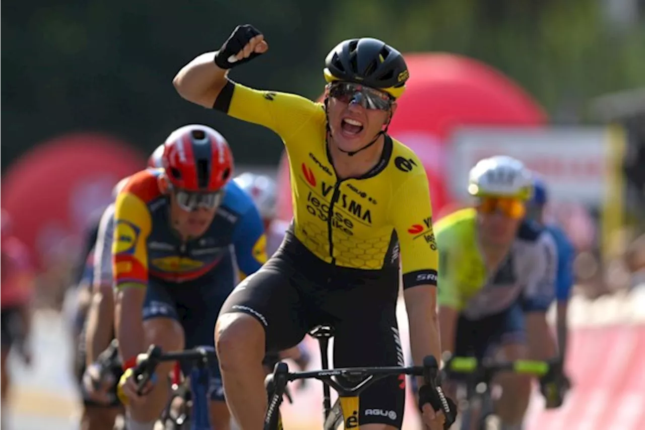 Olav Kooij wint de sprint van Mads Pedersen in de Ronde van Polen, Jordi Meeus en Tim Merlier net niet op het