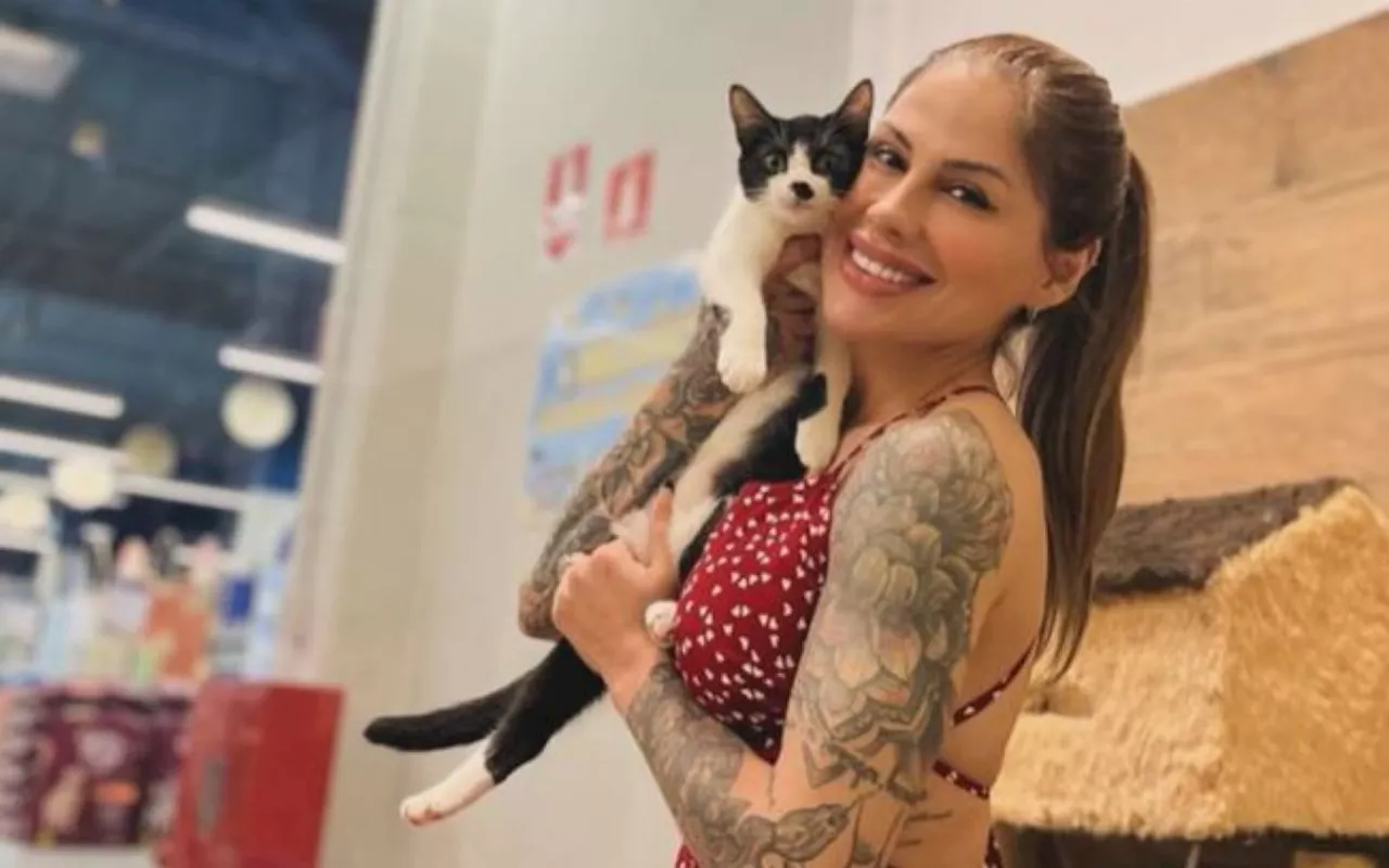 Campeã do BBB 14 alfineta Davi Brito por desistir de cursar medicina: 'Nunca foi sonho'