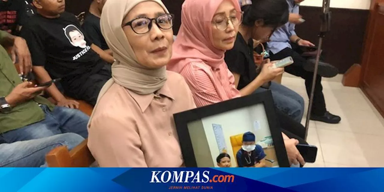 Hadir di Sidang Kasus Kematian Dante, Ibunda Tamara Tyasmara Bawa Bingkai Foto Cucunya