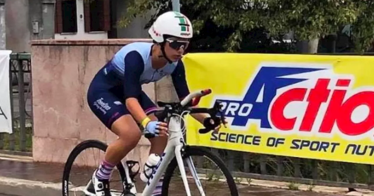 Ciclismo, Alice Toniolli perde l&#039;equilibrio e sbatte la testa contro un muro: &#034;In gravi condizioni&#034;