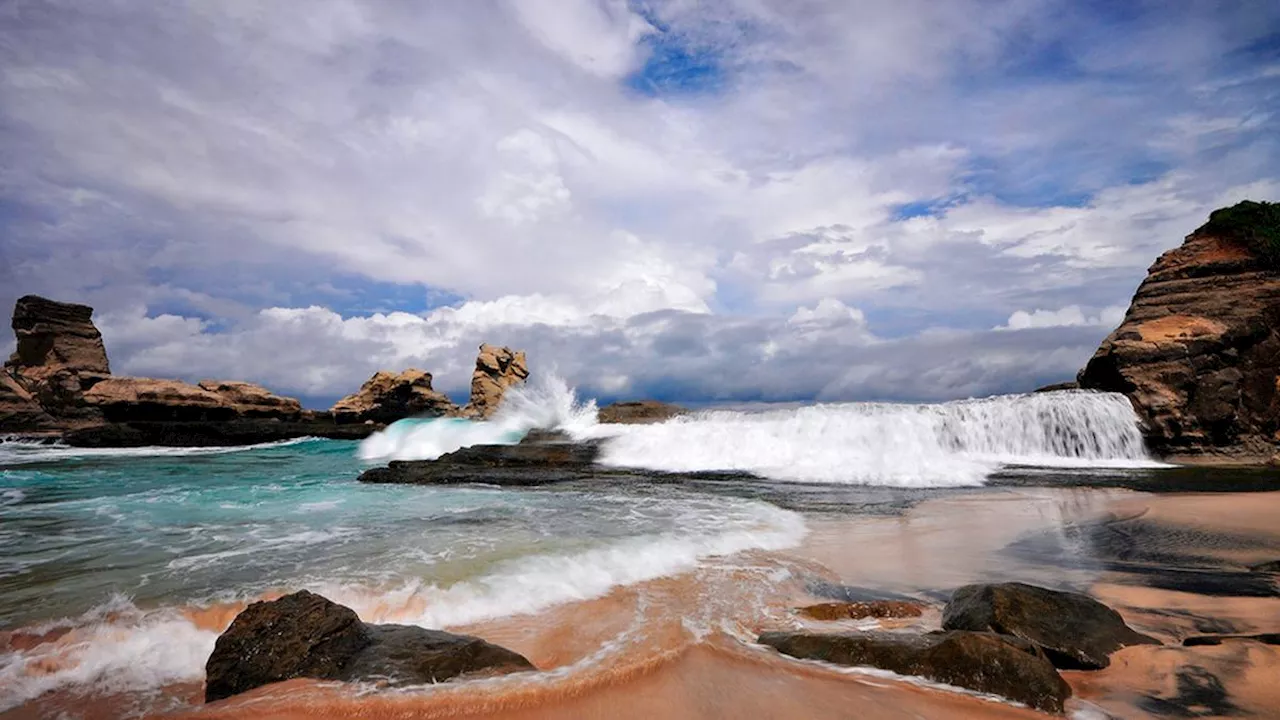 5 Wisata Pantai di Wilayah Jawa Selatan, Eksotis dan Menakjubkan