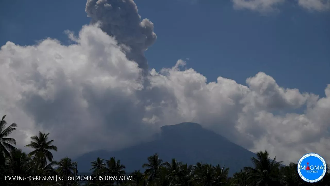 Gunung Ibu Meletus Lagi, Abu Vulkanik Teramati 1.500 Meter ke Barat