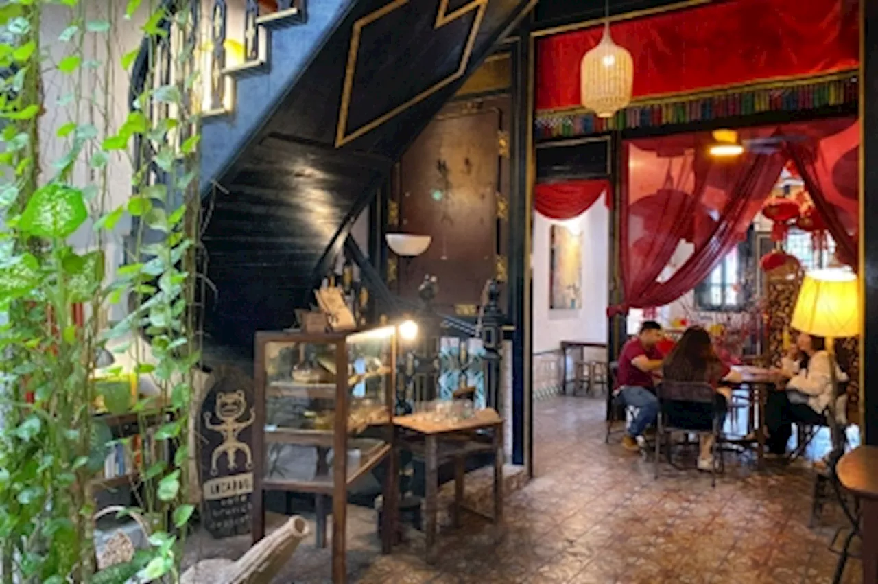 Escape Jonker Street crowds and head to this eclectic café in Melaka’s historic Bukit China