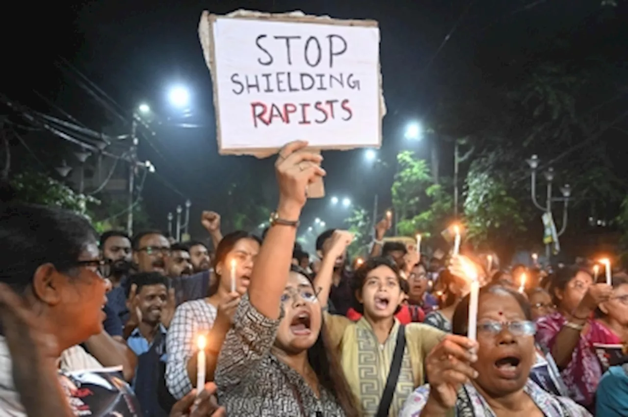 ‘The night is also ours’: Thousands light Kolkata streets in vigil after gruesome rape, murder of doctor in hospital