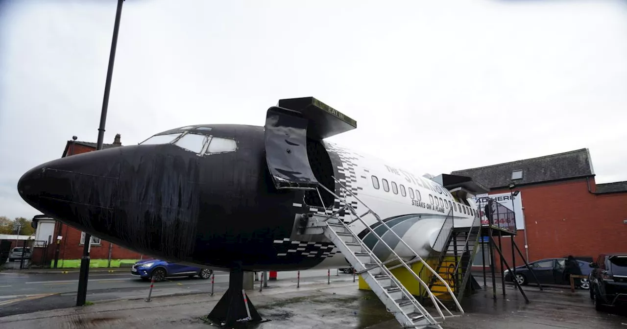 I went to eat at the Boeing 737 that has been turned into a takeaway