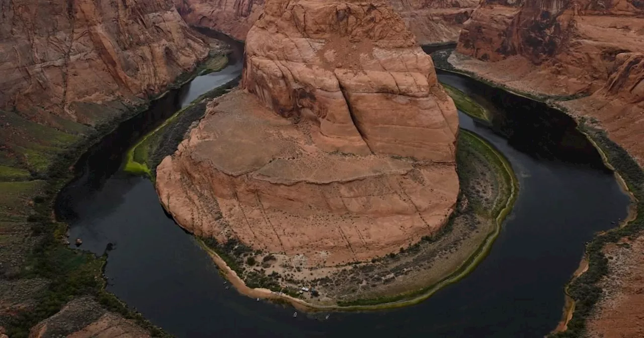 Tourists struck by lightning at Arizona's Horseshoe Bend