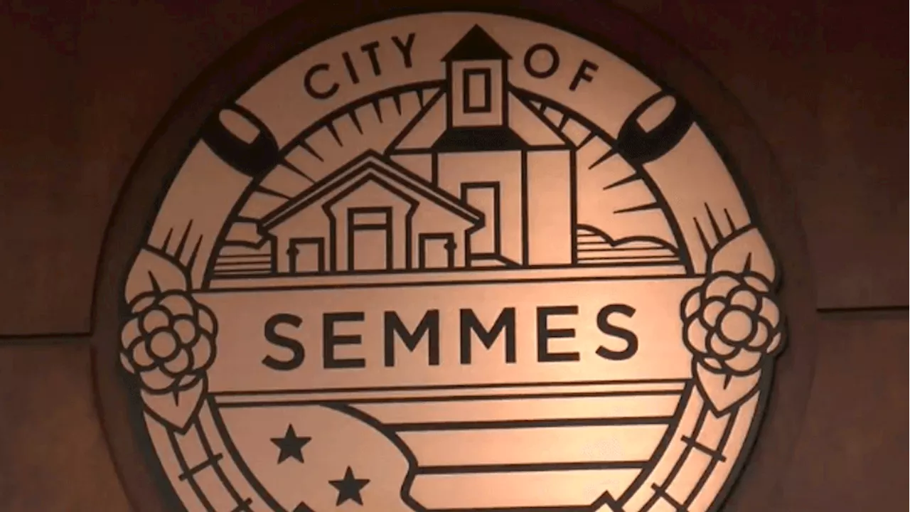 Semmes explores possibility of forming its own school system