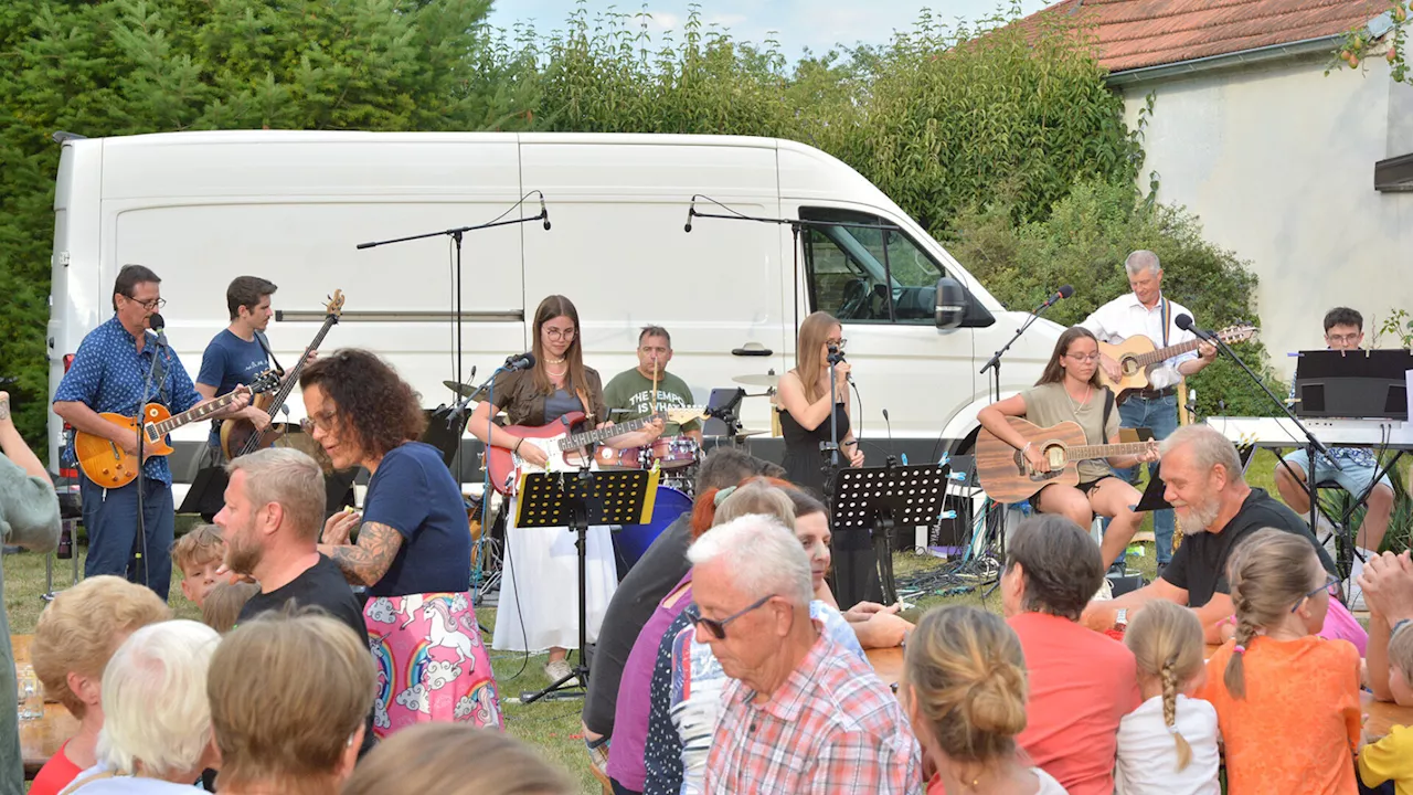 Acht Musiker, ein lauer Sommerabend und Spendenfreudigkeit in Neuaigen