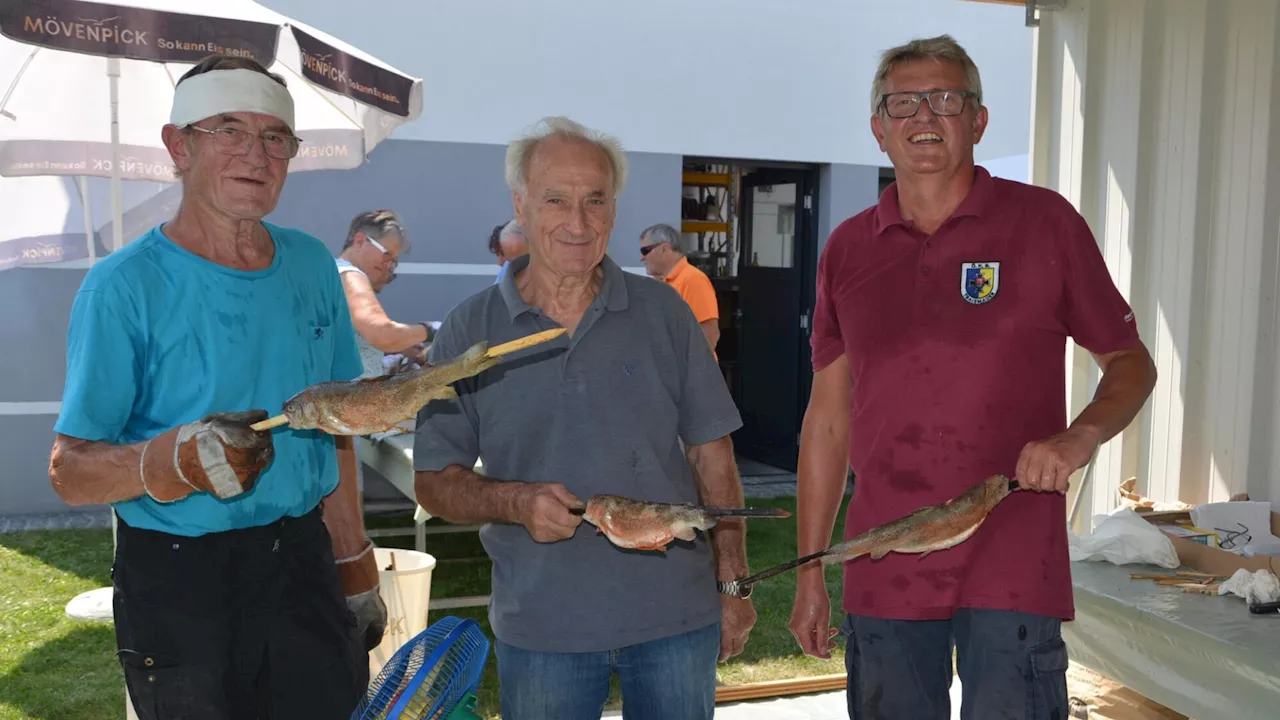 Steckerlfischessen im neuen Feuerwehrhaus