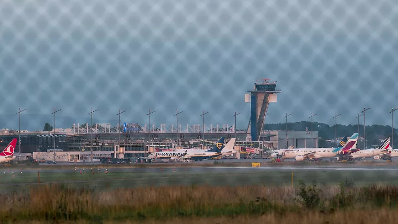 Ihre Rechte als Flugpassagier: Blockaden der Letzten Generation: Das können Reisende tun