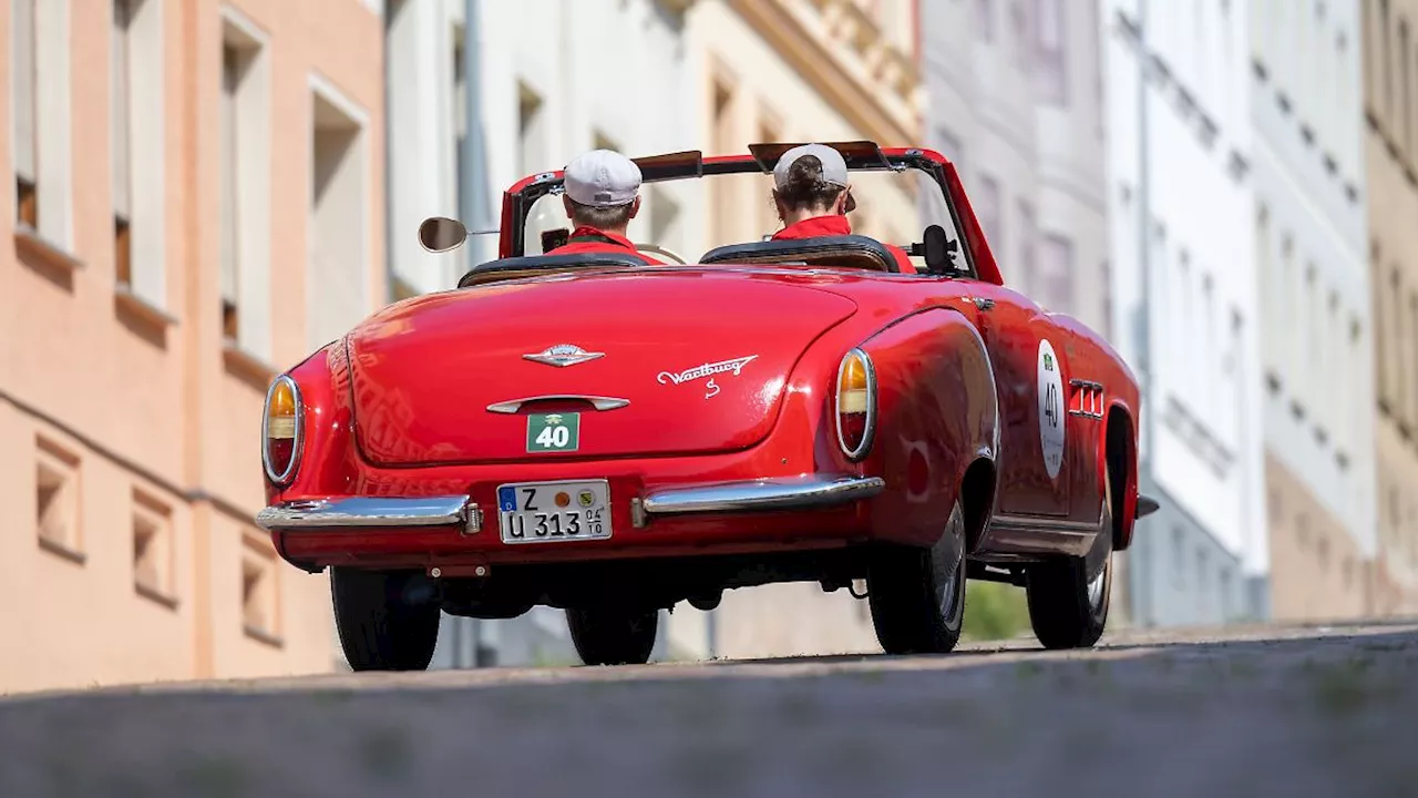 Sachsen: Oldtimer-Rallye 'Sachsen Classic' von Zwickau nach Leipzig