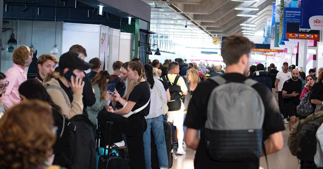 Letzte Generation: Reisende am Flughafen Köln/Bonn verärgert – „habe überhaupt kein Verständnis“