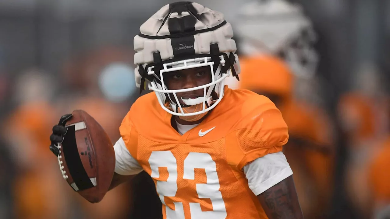 Tennessee's Josh Heupel Gives Update on Boo Carter in the Midst of a Position Battle