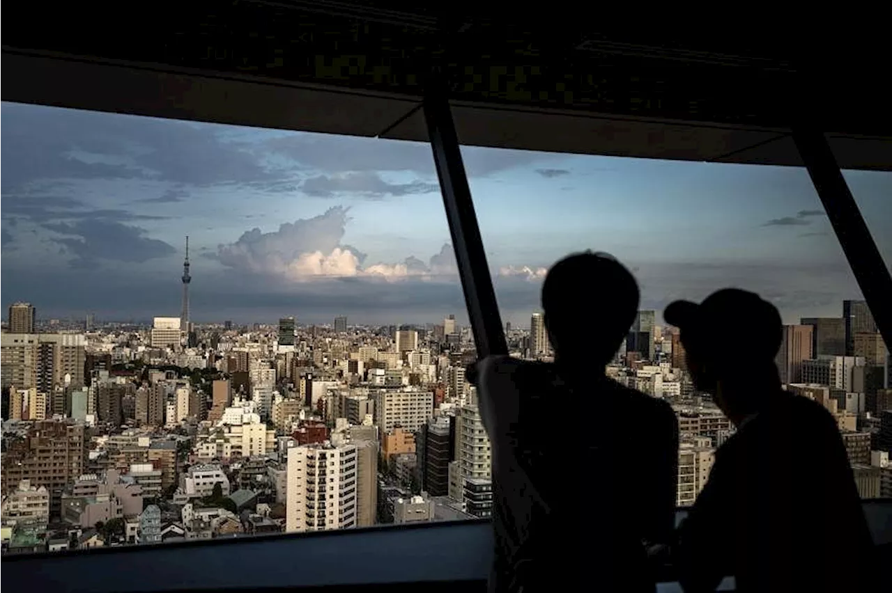 Typhoon Ampil seen to approach Tokyo, flights cancelled