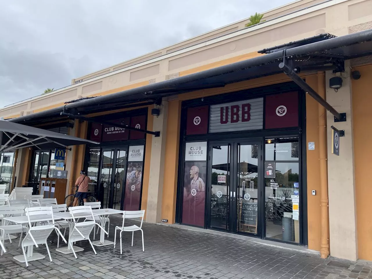 Union Bordeaux-Bègles : le club house au Bord’eau Village se transforme en UBB Store