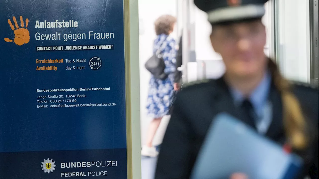 Bundesweit erste Anlaufstelle der Bundespolizei : So sollen Frauen in Berlin besser vor häuslicher Gewalt geschützt werden