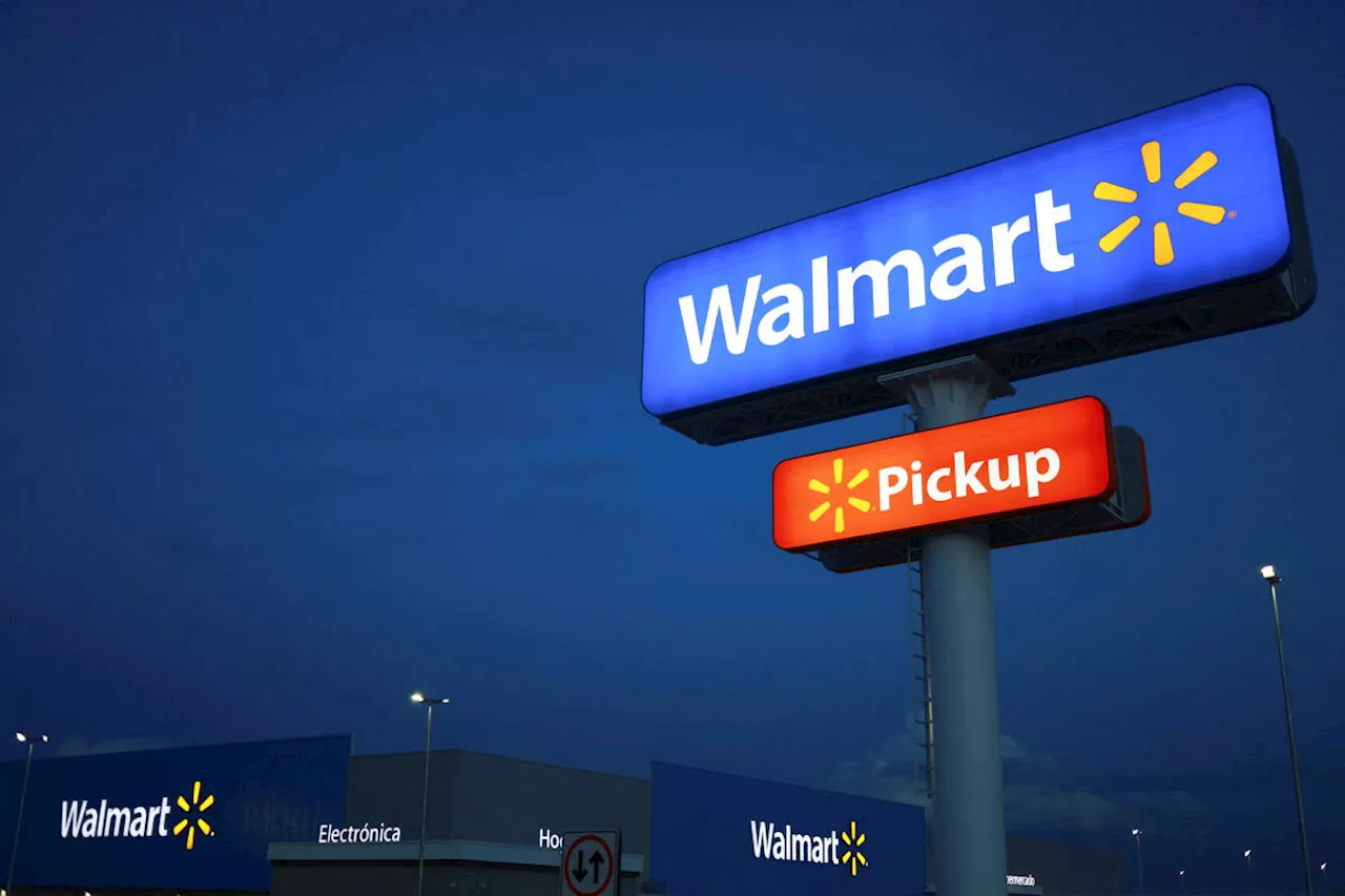 Walmart CFO: Shoppers are hanging in there