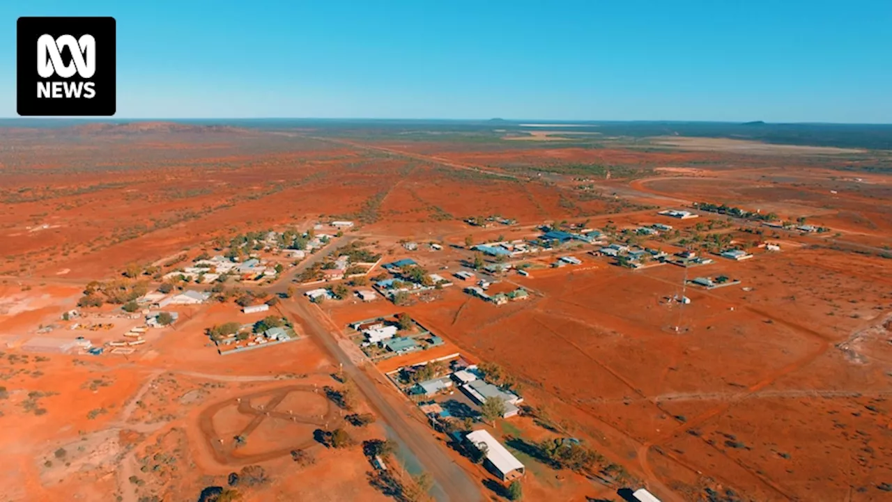 Triple fatal Yalgoo road crash prompts renewed calls for Midwest rescue helicopter in Geraldton