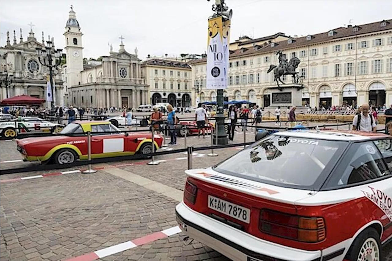 A Torino auto storiche, emblemi di stile e icone su ruote