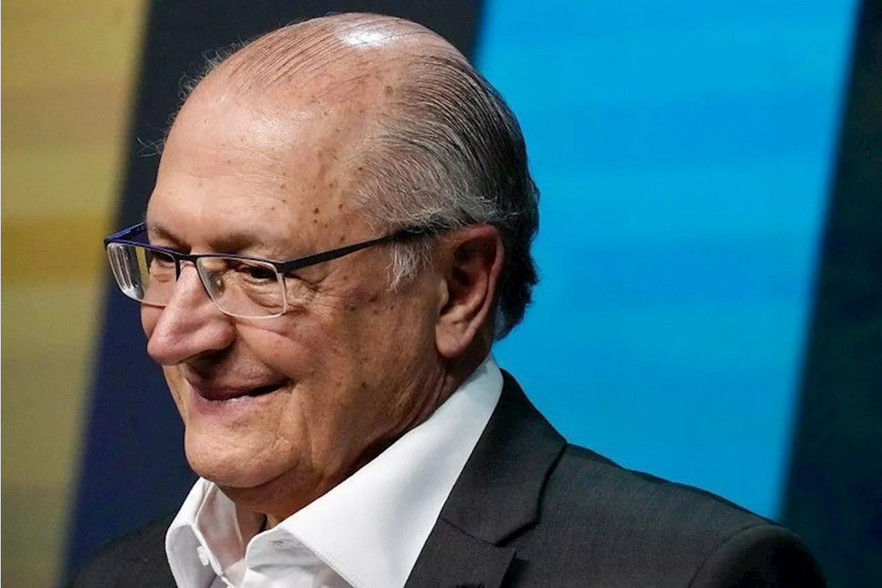 “Decisão judicial cumpre-se, né?”, diz Alckmin sobre “emendas Pix”