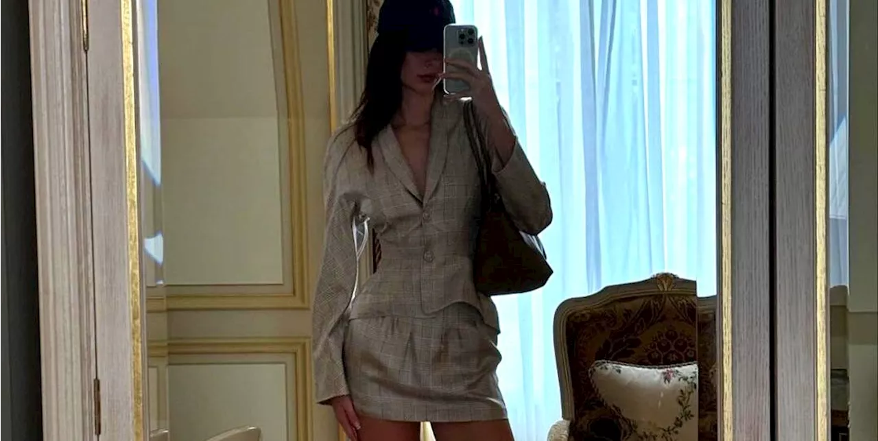 Il tailleur con minigonna è il trend dell'estate secondo Kendall Jenner