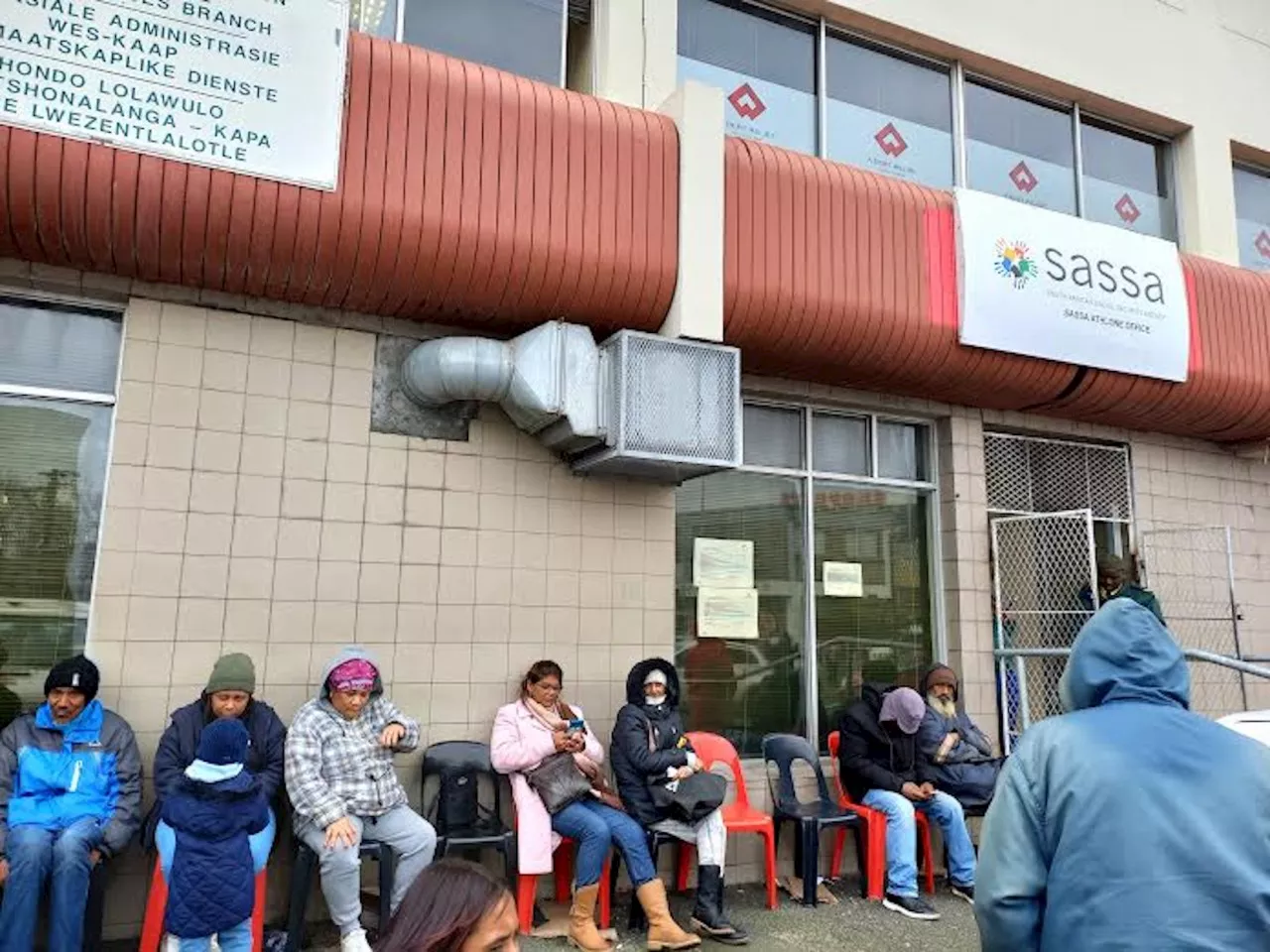 Clients lose out as security guard strike hits Western Cape SA Social Security Agency offices