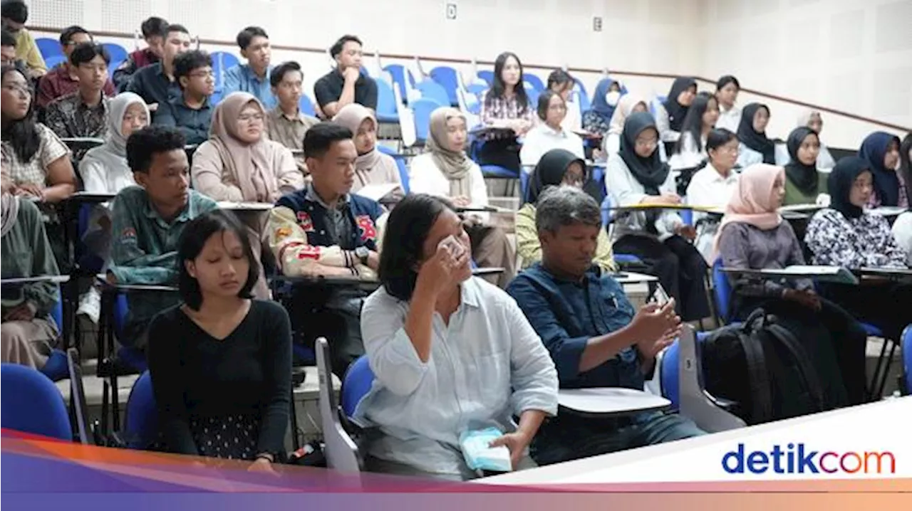 Haru Ortu Ikut Kuliah Perdana UGM Gantikan Marchia yang Sudah Tiada