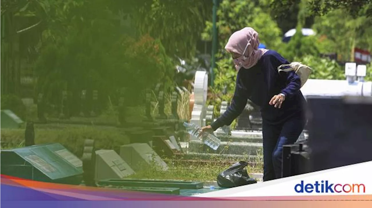 Menyiram Air di Atas Kuburan Hukumnya Sunnah, Ini Dalil dan Doanya